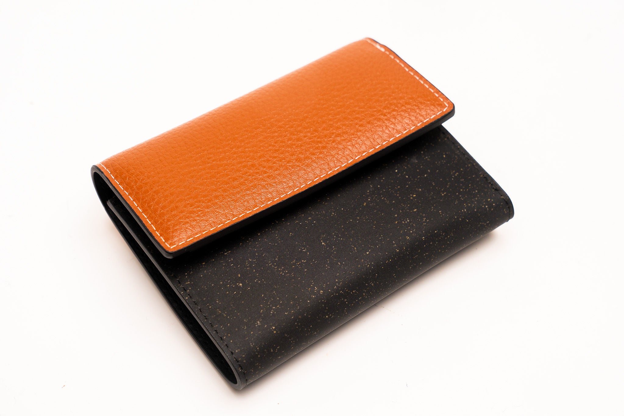 plastic-free MIRUM® wallet